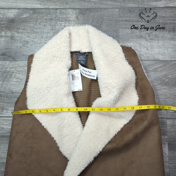 Chelsea & Theodore Fleece Collared Vest Size L - Picture 3 of 5